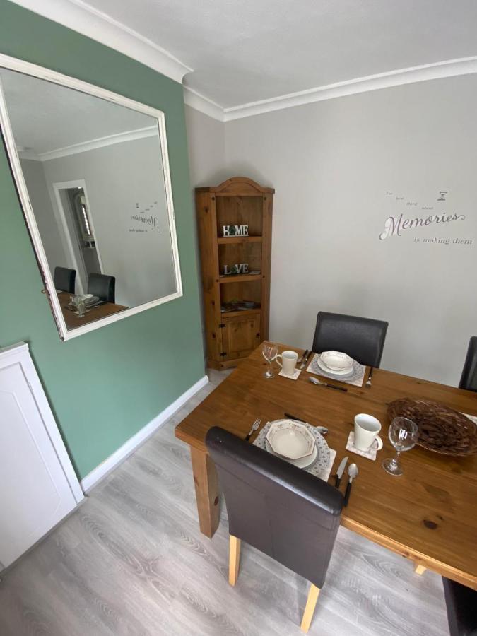 Mairead - Cosy Property In Gaeltacht Quarter Belfast Eksteriør billede